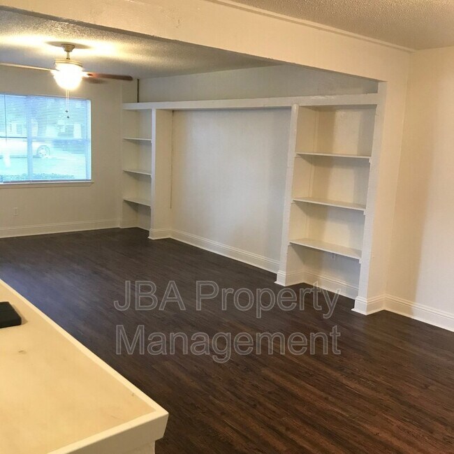 Building Photo - 1760 Farleigh Ct