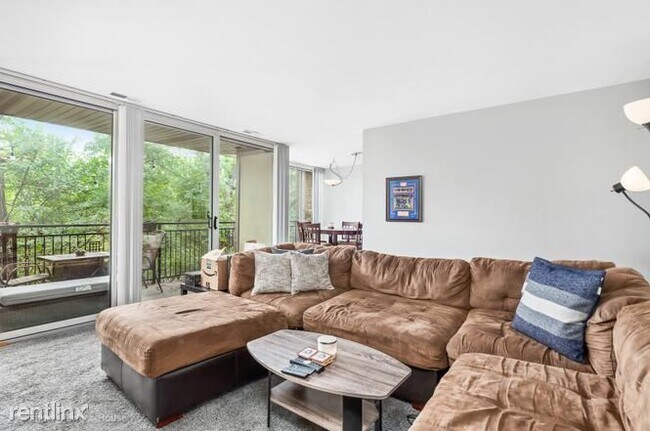 Building Photo - 6012 Forest View Rd