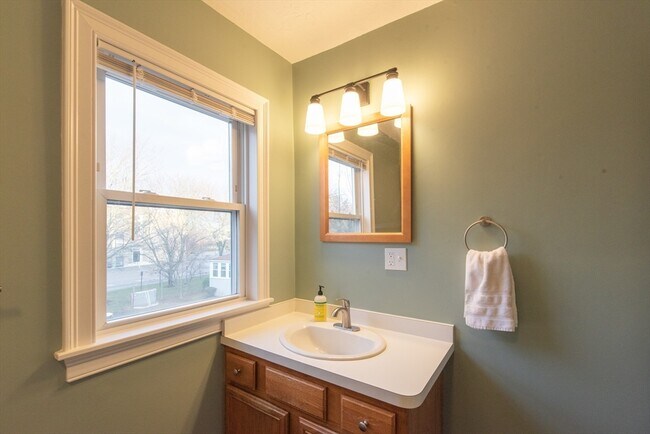 Foto del edificio - 19 E Hoyle St