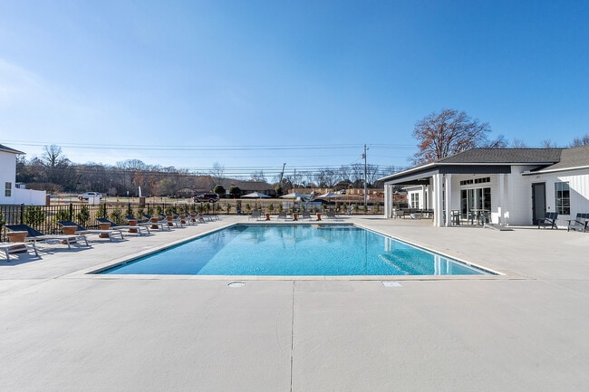 Building Photo - Sanctuary at Indian Creek