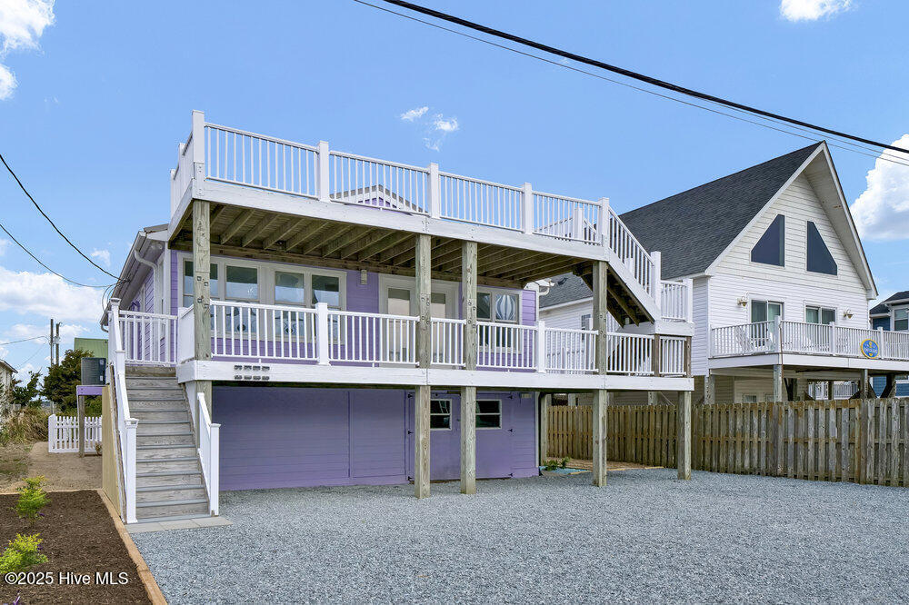 Foto principal - 1207 N Topsail Dr