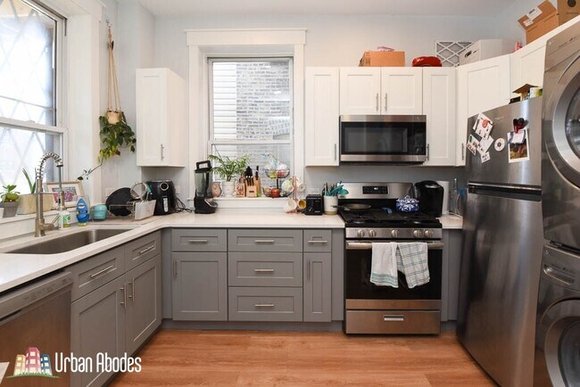 Foto del edificio - 870 W Buckingham Pl