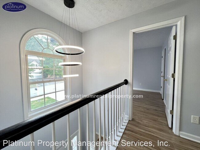 Building Photo - 4 br, 2.5 bath House - 1060 Grace Dr