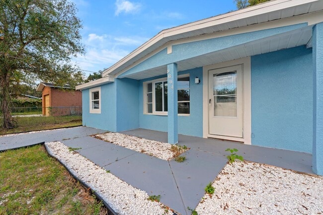 Building Photo - 9604 N 18th St