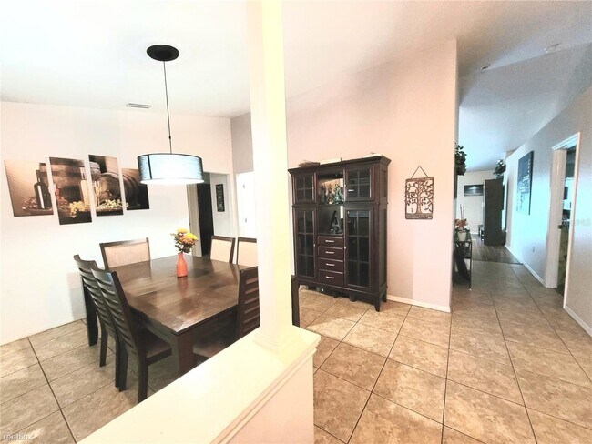 Building Photo - 4 br, 2 bath House - 1729 Oakwood Estates ...