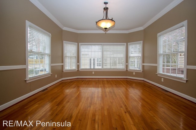 Foto del edificio - 4 br, 3 bath House - 2305 Chesapeake Avenue