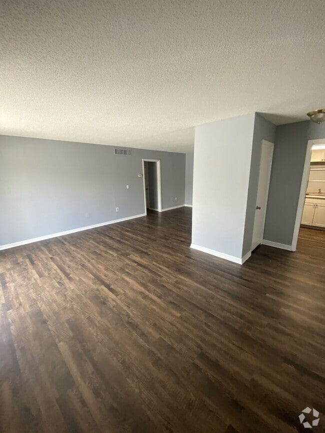 Building Photo - 444 Banyon Tree Cir