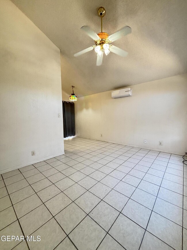 Foto del edificio - 9128 Lacebark Elm Dr