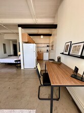 Building Photo - 823 N 2nd St