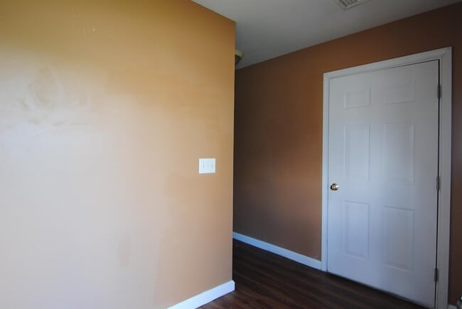 Building Photo - 9 Allard Ct