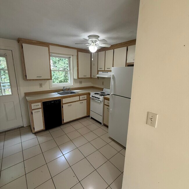 Building Photo - 59 Stonegate Ln