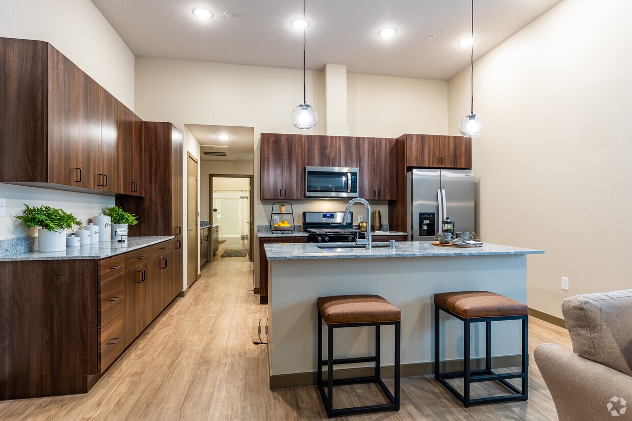2BR, 1BA - 933SF - Kitchen - Portola Centennial Hills
