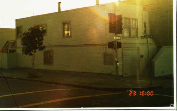 Building Photo - 101-103 Knowles Ave