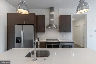 Building Photo - 710 N 16th St