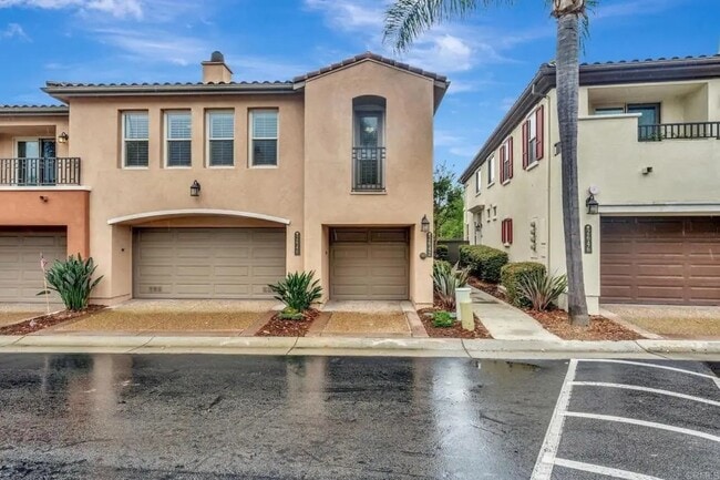 Building Photo - 2642 Bellezza Dr