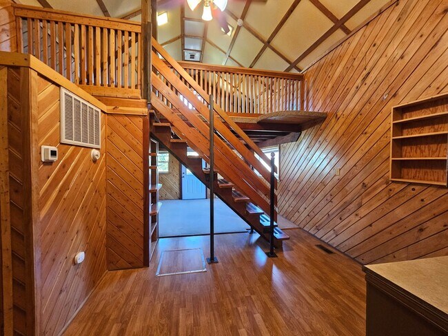 Foto del edificio - Studio Home Knotty Pine Cottage