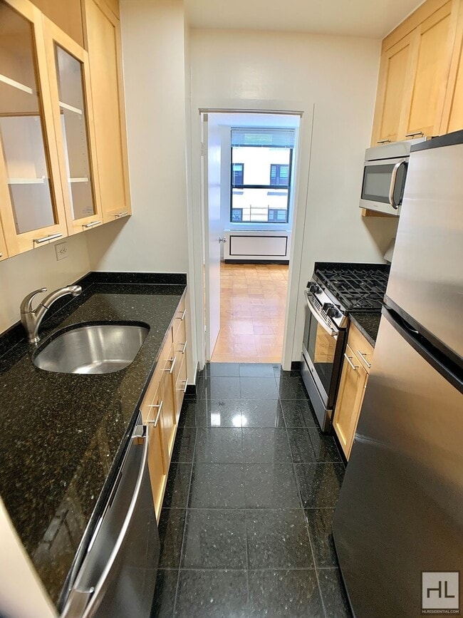 Building Photo - West 87th Street