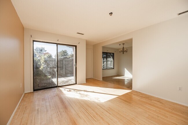 Foto del edificio - 29 Meadowood Dr