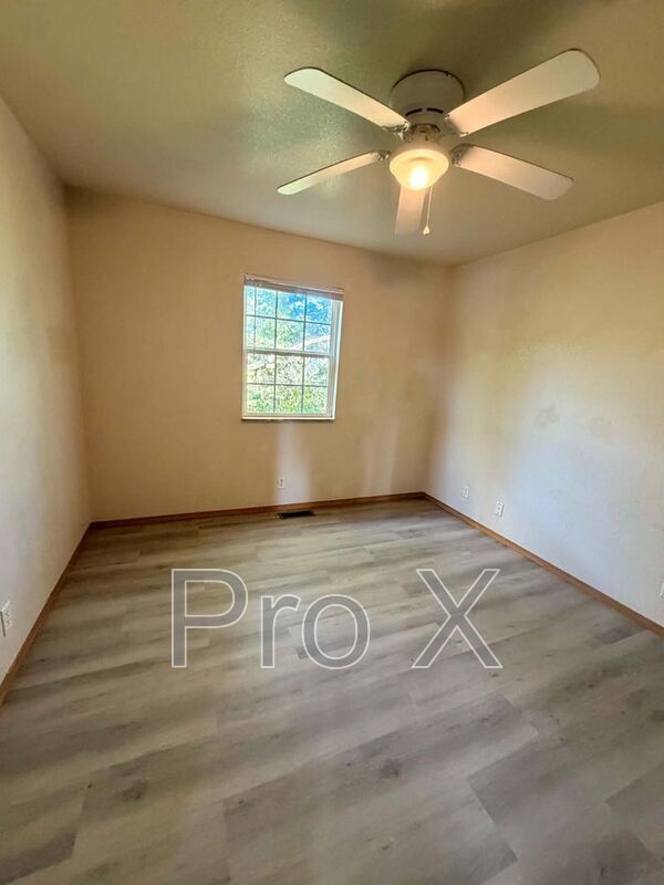 Foto del edificio - 4563 E Zora St