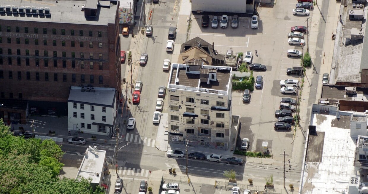 aerial overview - 1001 Buttonwood St