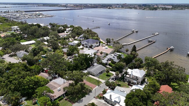 Foto del edificio - 214 15th Ave W