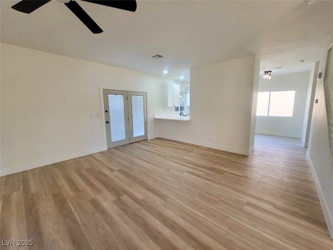 Foto del edificio - 5924 Taj Mahal Dr