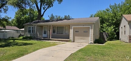 Building Photo - 1115 S Quentin St