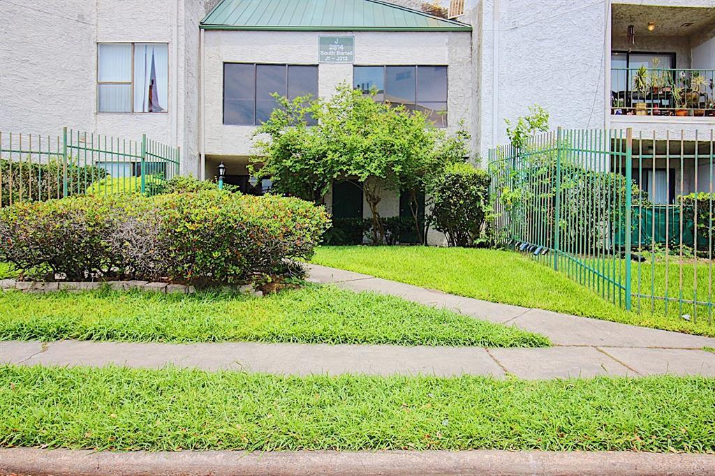 2814 S Bartell Dr Unit 11, Houston, TX 77054 Condo for Rent in