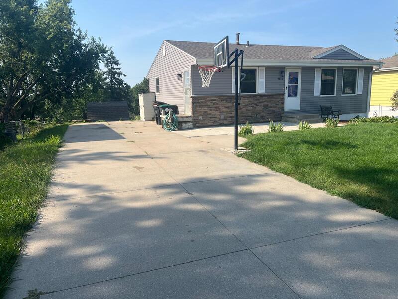 Foto principal - 9141 Grand Ave