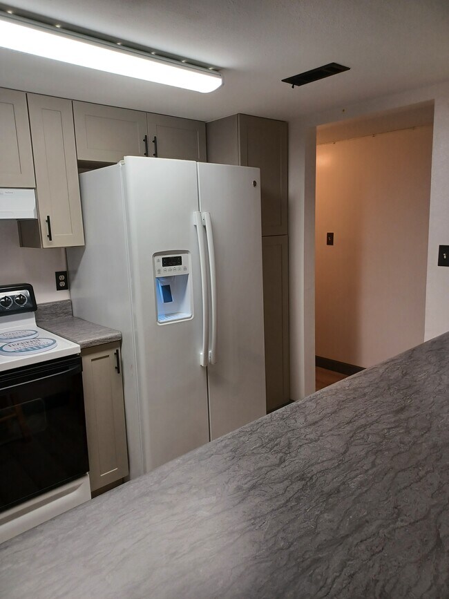 Foto del edificio - 7701 Starkey Rd