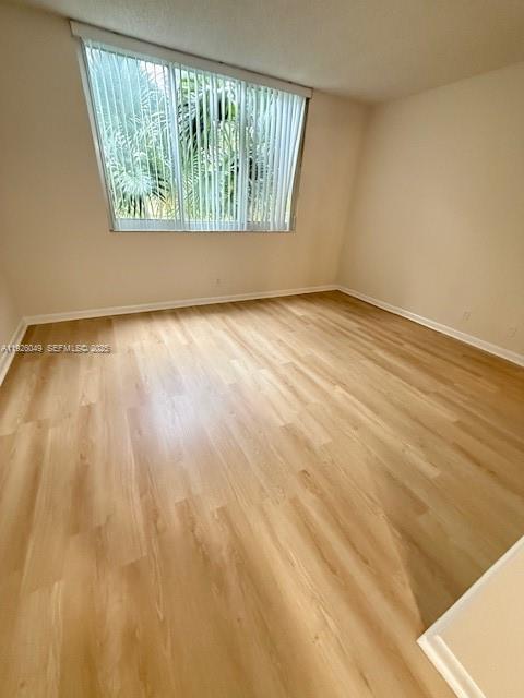 Building Photo - 4200 Hillcrest Dr