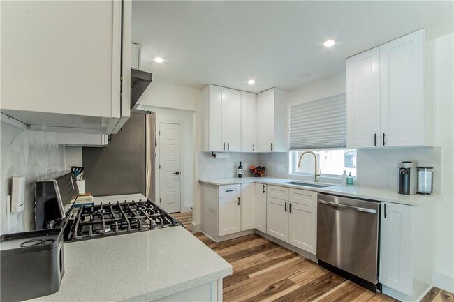 Foto del edificio - 5702 Whitebrook Dr