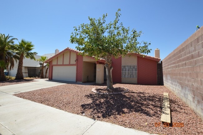 Building Photo - 6845 Zamora Dr