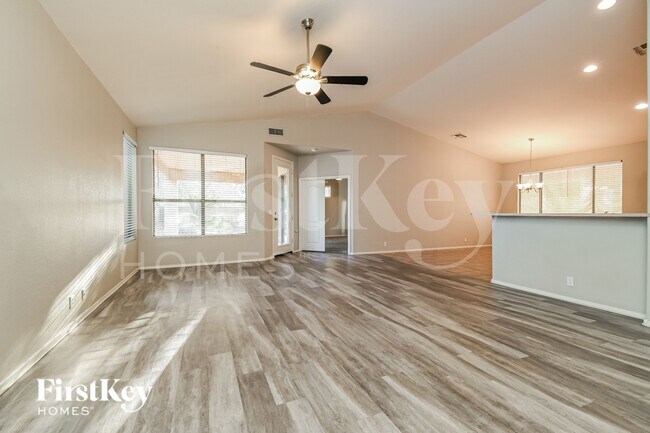 Foto del edificio - 2701 E Hulet Dr