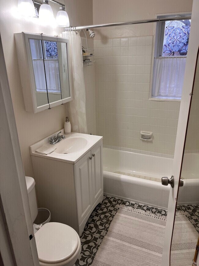 Building Photo - 9422 Adelphi Road, Unit 3
