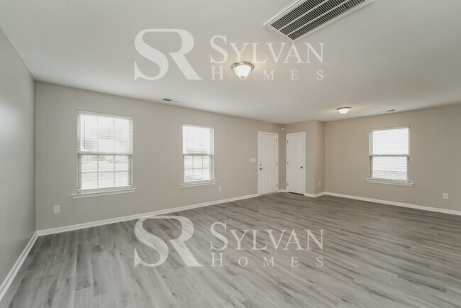 Building Photo - Come view this charming home