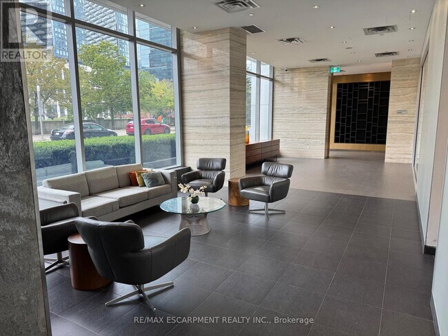 Photo du bâtiment - 15 Iceboat Terr