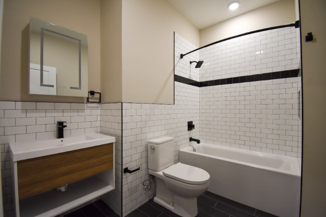 Building Photo - 1030 N 48th St