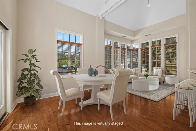 Foto del edificio - 2725 Bungalow Pl