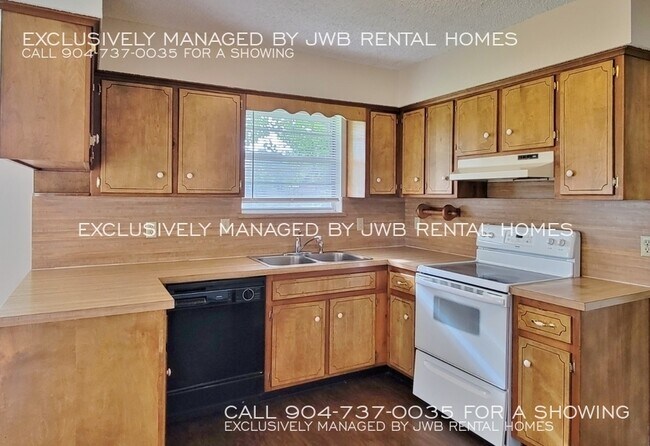 Building Photo - 221 Quince Ct