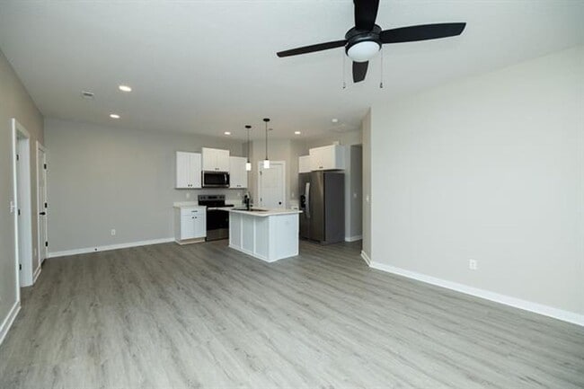 Foto del edificio - 518-520 W. 50th Ct. S.