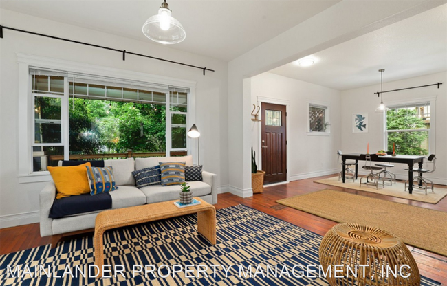 Building Photo - 4 br, 2 bath House - 1927 SE WASHINGTON ST...