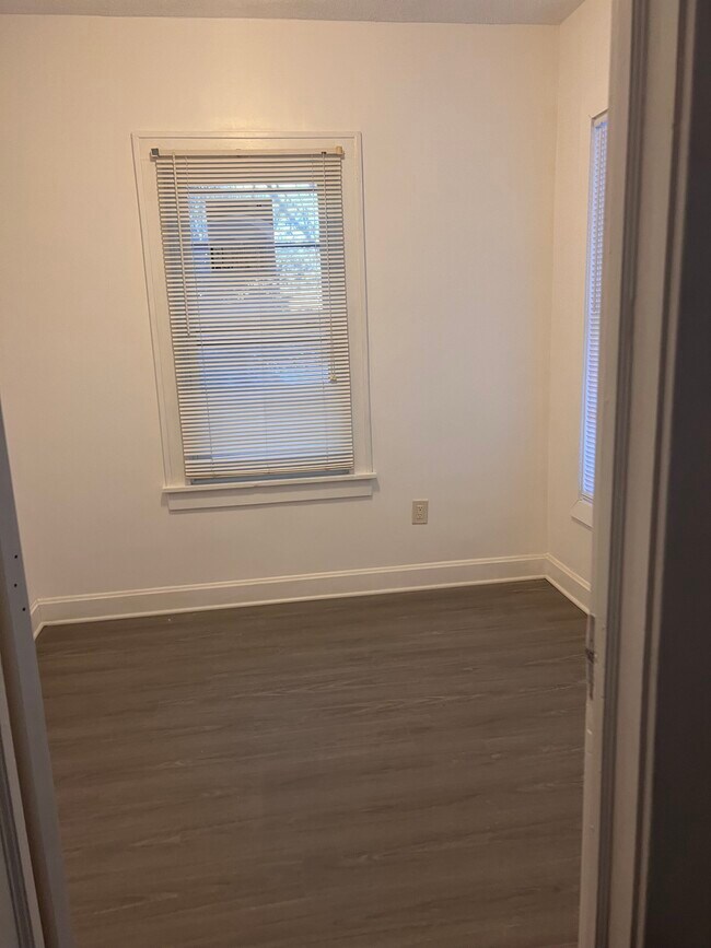 11235 E Sheley Rd, Independence, MO 64052 House Rental in