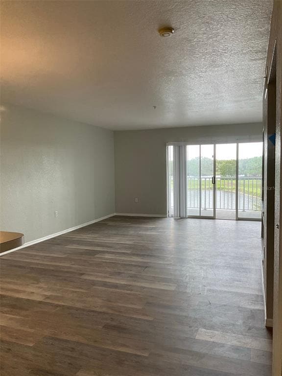 Foto del edificio - 13815 Fairway Island Dr