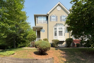 Building Photo - 39 Briar Ln