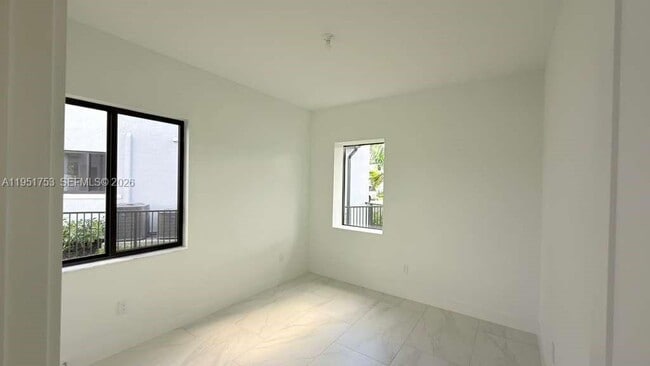 Foto del edificio - 19700 NE 14th Ave