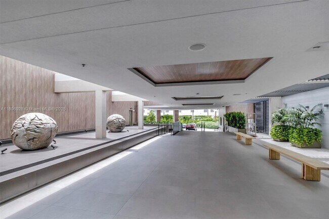 Foto del edificio - 2301 Collins Ave
