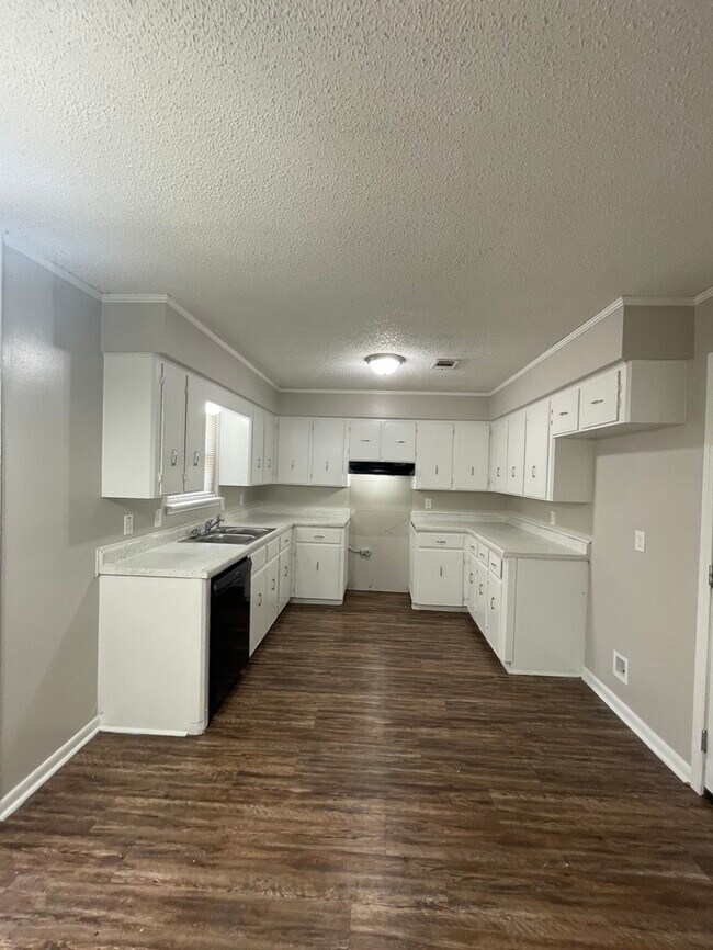 Foto del edificio - 7912 Depriest Rd Little Rock AR 72103