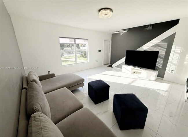 Building Photo - 7936 Kimberly Blvd