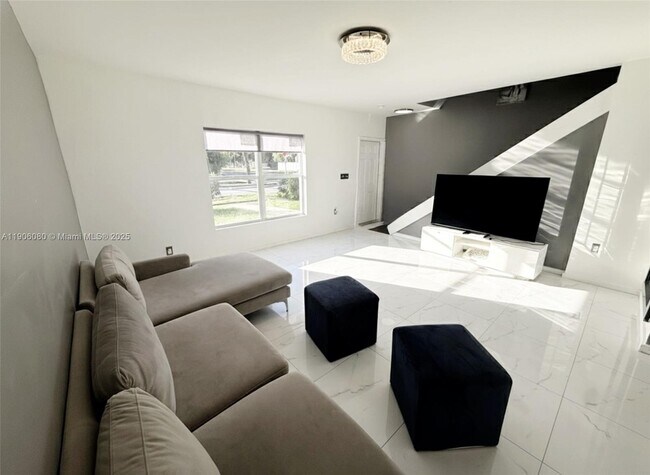 Foto del edificio - 7936 Kimberly Blvd